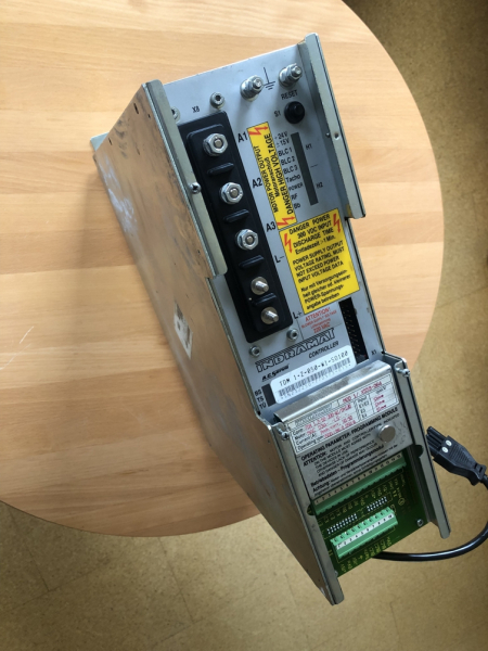 Indramat Antriebsverstärker AC Servo Controller TDM 1.2-050-W1-SO100